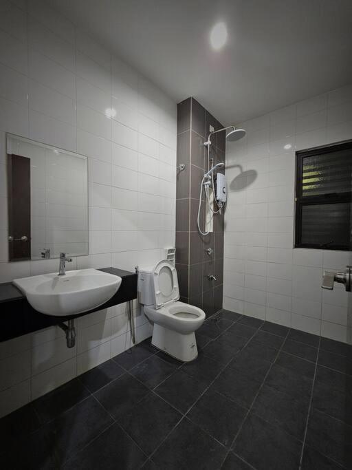 H+M Residence II 3Km To Setia City Convention Klang Dış mekan fotoğraf