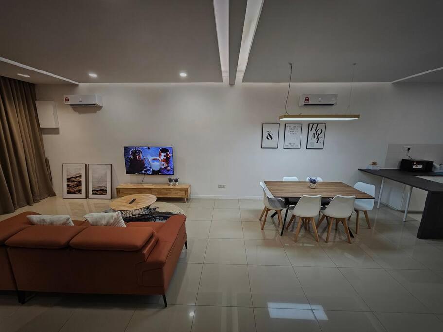 H+M Residence II 3Km To Setia City Convention Klang Dış mekan fotoğraf